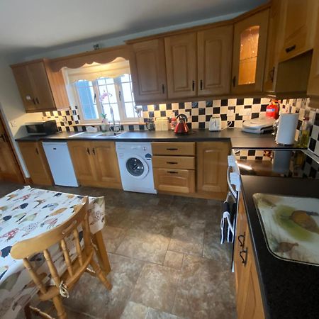 Cheerful 3 Bedroom Country Farm House Енис Екстериор снимка