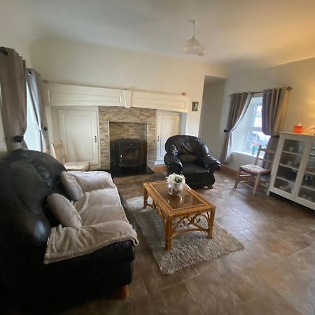 Cheerful 3 Bedroom Country Farm House Енис Екстериор снимка