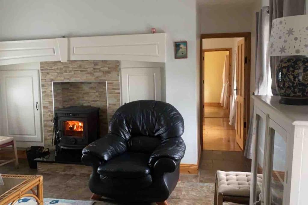 Cheerful 3 Bedroom Country Farm House Енис Екстериор снимка